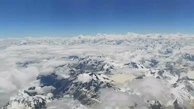 飞机航拍西藏雪山和天空视频的预览图